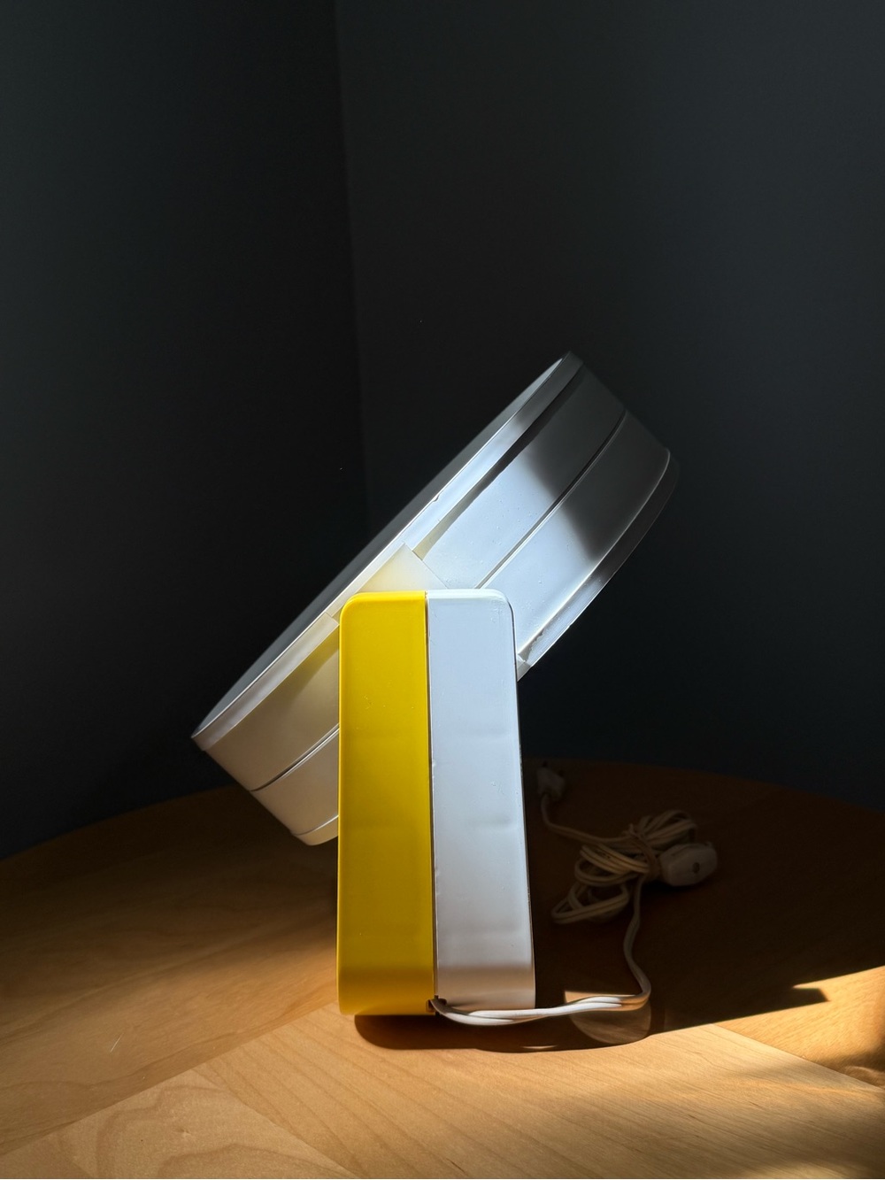 Vintage Yellow Space Age c1970s Clairol Light Up Magnifying Mirror Tabletop Wall - Picture 3 of 11